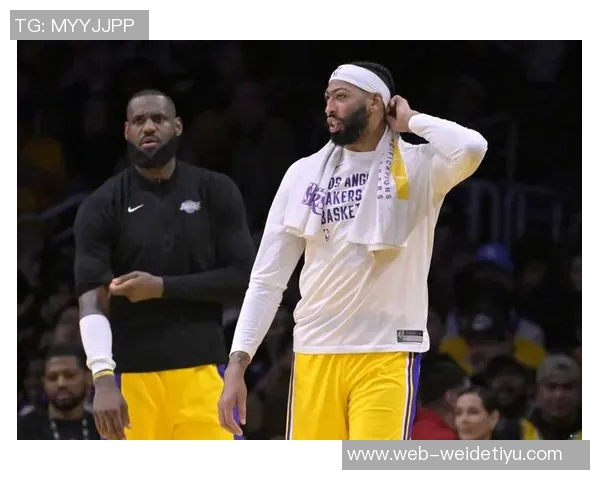 帕金斯对浓眉身材变化的看法：树立榜样保持良好体型的重要性